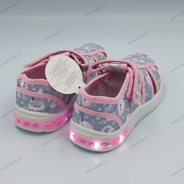 Tom.m. batukai(23-28)