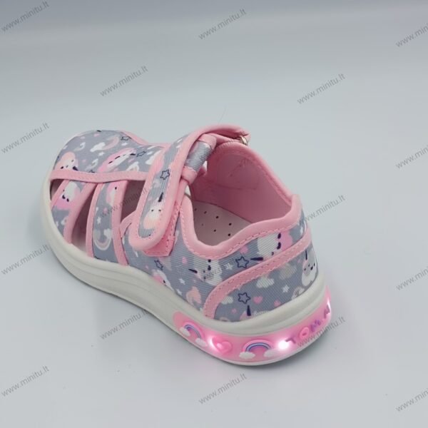 Tom.m. batukai(23-28)