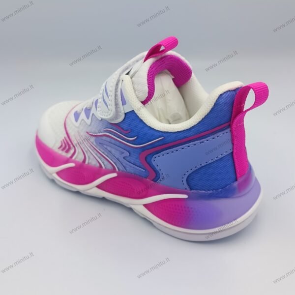 Šviečiantys kedai (27-32)